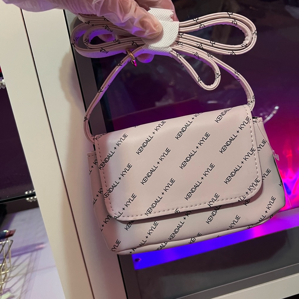 NEW KENDALL & KYLIE vegan PINK leather crossbody bag Kardashian logo rare purse